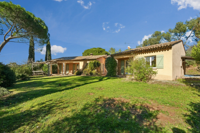 House for sale in ROQUEBRUNE-SUR-ARGENS  - 6 rooms - 140 m&sup2; 