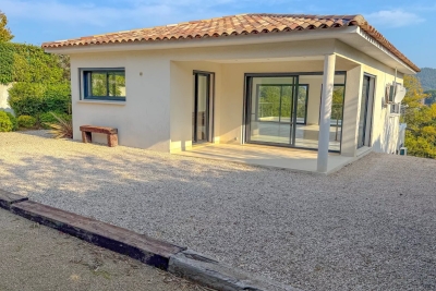 Maison &agrave; vendre &agrave; LES ADRETS-DE-L'ESTÉREL  - 6 pi&egrave;ces  