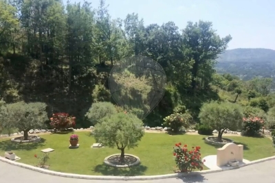 House for sale in COURSEGOULES  - 4 rooms - 182 m&sup2; 