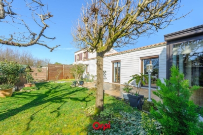 Maison &agrave; vendre &agrave; NIEUL SUR MER  - 5 pi&egrave;ces - 128 m&sup2; 