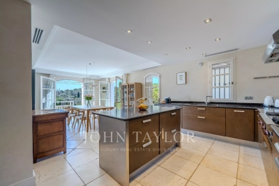 Villa à Mougins &agrave; louer à partir de 19 500 € / semaine, Photo 8
