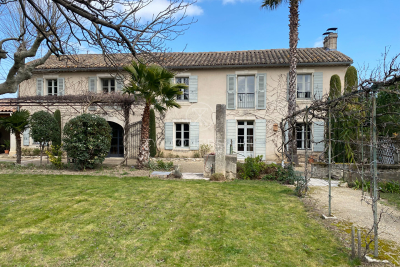 Maison &agrave; vendre &agrave; ST-RÉMY-DE-PROVENCE  - 7 pi&egrave;ces - 186 m&sup2; 