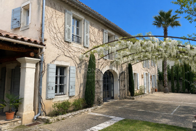 Maison &agrave; vendre &agrave; ST-RÉMY-DE-PROVENCE  - 7 pi&egrave;ces - 186 m&sup2; 