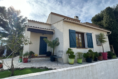 Maison &agrave; vendre &agrave; SIX-FOURS-LES-PLAGES  - 5 pi&egrave;ces - 92 m&sup2; 