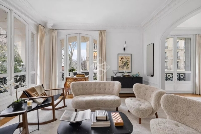 Apartment for sale in PARIS 7EME  - 6 rooms - 124 m&sup2; 
