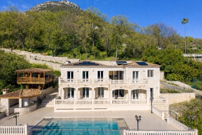 House for sale in VENCE  - 7 rooms - 252 m&sup2; 