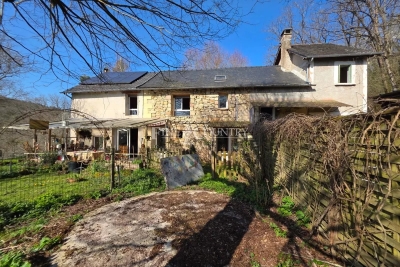 House for sale in real estate CUBLAC  - 7 rooms - 180 m&sup2; 