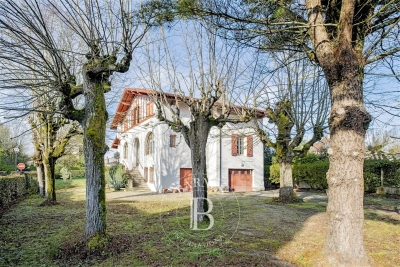 Maison &agrave; vendre &agrave; PESSAC  - 10 pi&egrave;ces - 300 m&sup2; 