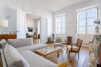 Appartement &agrave; louer &agrave; BORDEAUX  - 5 pi&egrave;ces - 125 m&sup2; 