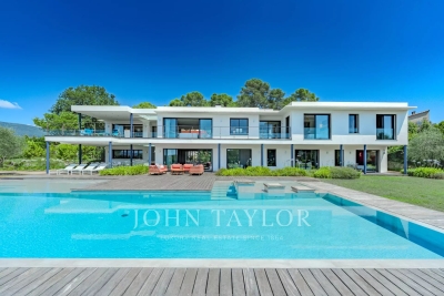 Maison &agrave; vendre &agrave; VALBONNE  - 12 pi&egrave;ces - 442 m&sup2; 