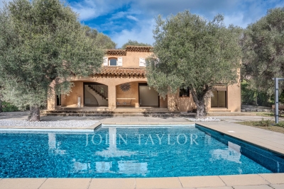 House for sale in MOUGINS  - 5 rooms - 227 m&sup2; 