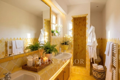 Villa in Roquefort-les-Pins for rental from 13 000 € / week, Photo 12