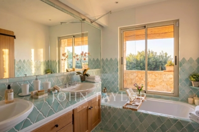 Villa in Roquefort-les-Pins for rental from 13 000 € / week, Photo 14