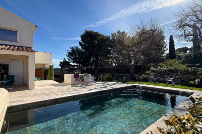 Maison &agrave; vendre &agrave; OLLIOULES  - 9 pi&egrave;ces - 206 m&sup2; 