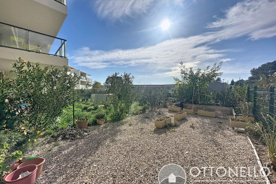 Appartement &agrave; vendre &agrave; ROQUEBRUNE-SUR-ARGENS  - 3 pi&egrave;ces - 59 m&sup2; 