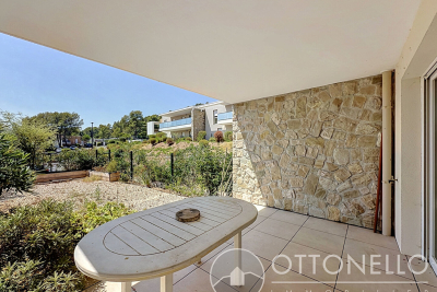 Appartement &agrave; vendre &agrave; ROQUEBRUNE-SUR-ARGENS  - 3 pi&egrave;ces - 58 m&sup2; 
