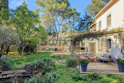 Maison &agrave; vendre &agrave; NÎMES  - 7 pi&egrave;ces - 221 m&sup2; 