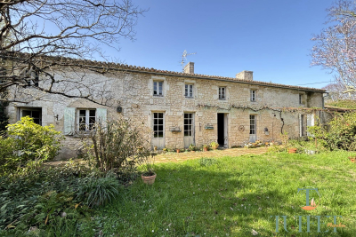 Maison &agrave; vendre &agrave; ST PALAIS SUR MER  - 8 pi&egrave;ces - 190 m&sup2; 