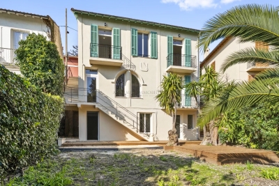 House for sale in CANNES  - 7 rooms - 192 m&sup2; 