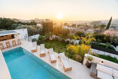 House for sale in ALLAUCH  - 4 rooms - 230 m&sup2; 