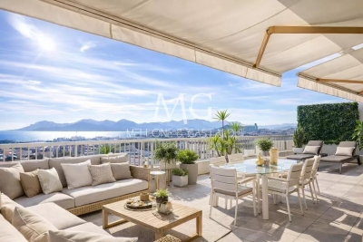 Apartment for sale in CANNES  - 4 rooms - 200 m&sup2; 