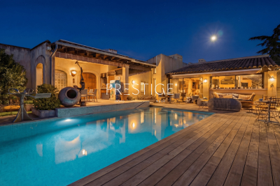 Maison &agrave; vendre &agrave; JUVIGNAC  - 6 pi&egrave;ces - 316 m&sup2; 