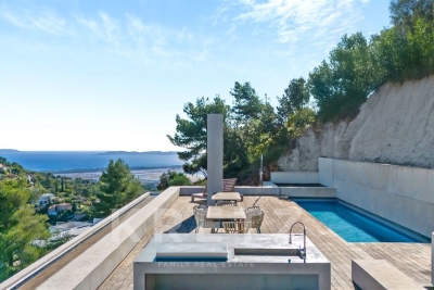 Maison &agrave; vendre &agrave; HYÈRES  - 6 pi&egrave;ces - 170 m&sup2; 