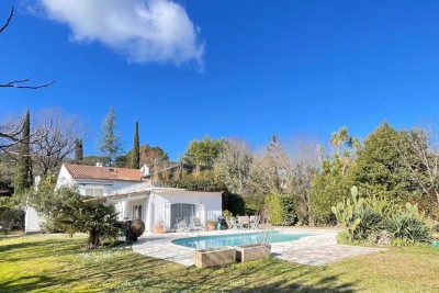 Maison &agrave; vendre &agrave; ROQUEFORT-LES-PINS  - 8 pi&egrave;ces - 250 m&sup2; 