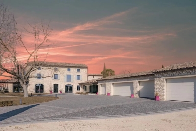 Maison &agrave; vendre &agrave; L'ISLE-SUR-LA-SORGUE  - 8 pi&egrave;ces - 570 m&sup2; 