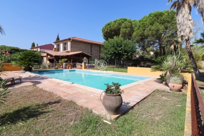 Maison &agrave; vendre &agrave; SALEILLES  - 7 pi&egrave;ces - 345 m&sup2; 