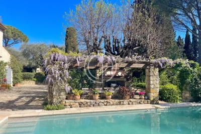 Maison &agrave; vendre &agrave; MOUGINS  - 7 pi&egrave;ces - 200 m&sup2; 