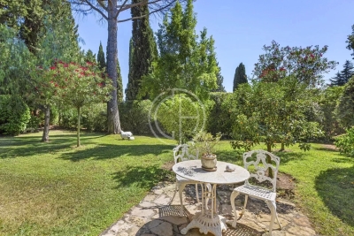 Maison &agrave; vendre &agrave; MOUGINS  - 7 pi&egrave;ces - 200 m&sup2; 