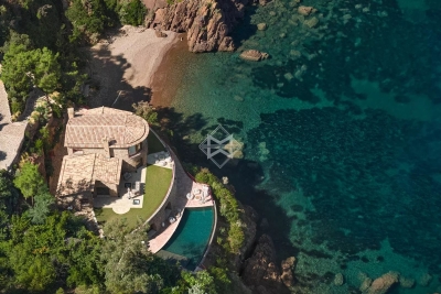 Villa à Théoule-sur-Mer &agrave; louer à partir de 37 000 € / semaine, Photo 1