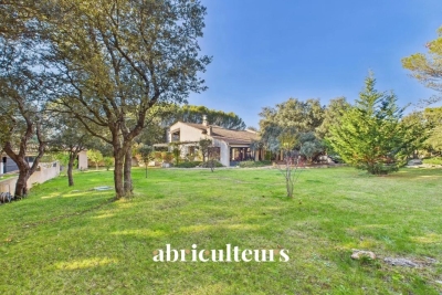 Maison &agrave; vendre &agrave; ROGNES  - 8 pi&egrave;ces - 252 m&sup2; 