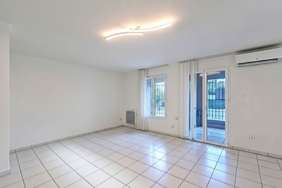 Appartement &agrave; vendre &agrave; ROQUEBRUNE-SUR-ARGENS  - 3 pi&egrave;ces - 65 m&sup2; 