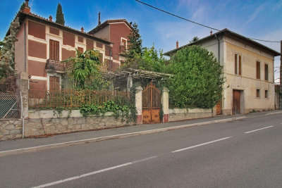 Maison &agrave; vendre &agrave; DRAGUIGNAN  - 10 pi&egrave;ces - 228 m&sup2; 