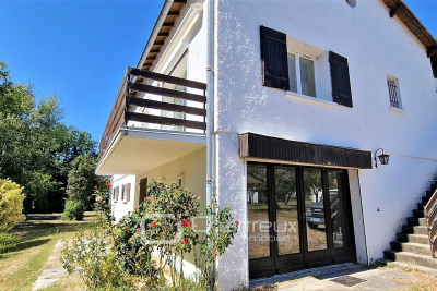 Maison &agrave; vendre &agrave; ST SULPICE DE ROYAN  - 5 pi&egrave;ces - 120 m&sup2; 