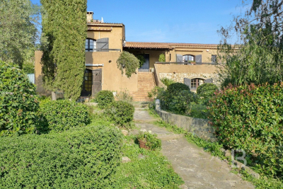 House for sale in BANDOL  - 8 rooms - 221 m&sup2; 