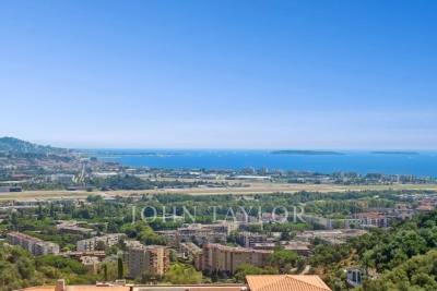 Apartment for sale in MANDELIEU-LA-NAPOULE  - 4 rooms - 145 m&sup2; 