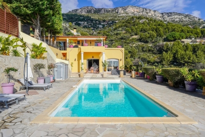House for sale in EZE  - 6 rooms - 251 m&sup2; 
