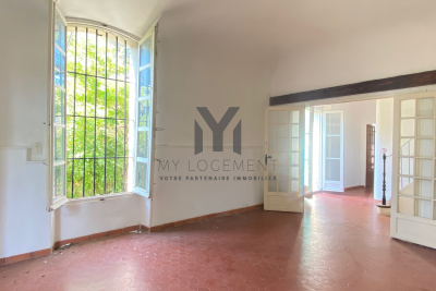 Maison &agrave; vendre &agrave; SANARY-SUR-MER  - 5 pi&egrave;ces - 140 m&sup2; 