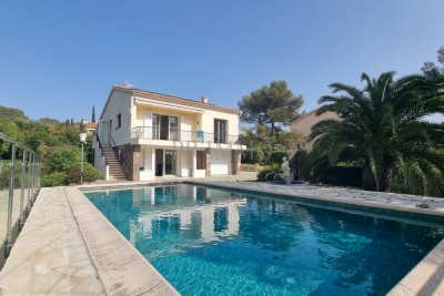 Maison &agrave; vendre &agrave; ST-RAPHAËL  - 6 pi&egrave;ces - 155 m&sup2; 