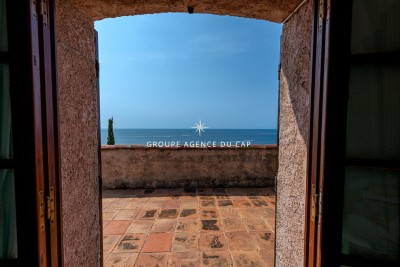 Maison &agrave; vendre &agrave; ST-RAPHAËL  - 7 pi&egrave;ces - 160 m&sup2; 