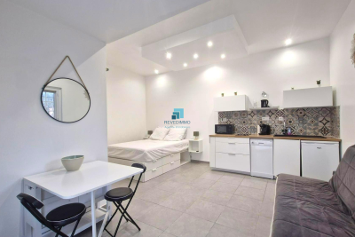 Appartement &agrave; vendre &agrave; ROQUEBRUNE-SUR-ARGENS  - 1 pi&egrave;ces - 25 m&sup2; 