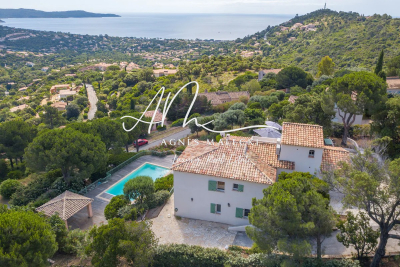 Maison &agrave; vendre &agrave; CAVALAIRE-SUR-MER  - 8 pi&egrave;ces - 232 m&sup2; 
