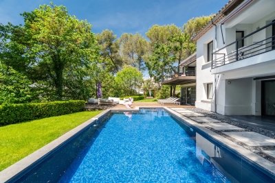Maison &agrave; vendre &agrave; MEYREUIL  - 7 pi&egrave;ces - 215 m&sup2; 
