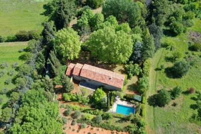 Maison &agrave; louer &agrave; AIX-EN-PROVENCE  - 10 pi&egrave;ces - 250 m&sup2; 