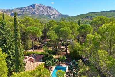 Maison &agrave; vendre &agrave; Beaurecueil  - 9 pi&egrave;ces 260 m&sup2; 