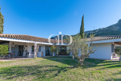 Maison &agrave; vendre &agrave; CASSIS  - 5 pi&egrave;ces - 180 m&sup2; 