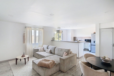 Appartement &agrave; vendre &agrave; immobilier BAGNOLS-SUR-CÈZE  - 3 pi&egrave;ces - 69 m&sup2; 